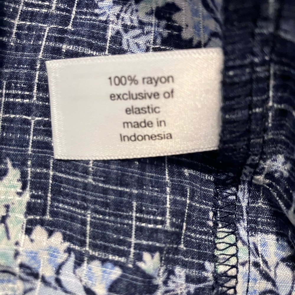 NWT!!    Lane Bryant Smocked Shoulder & Cuff Popover Blouse - Picture 9 of 14